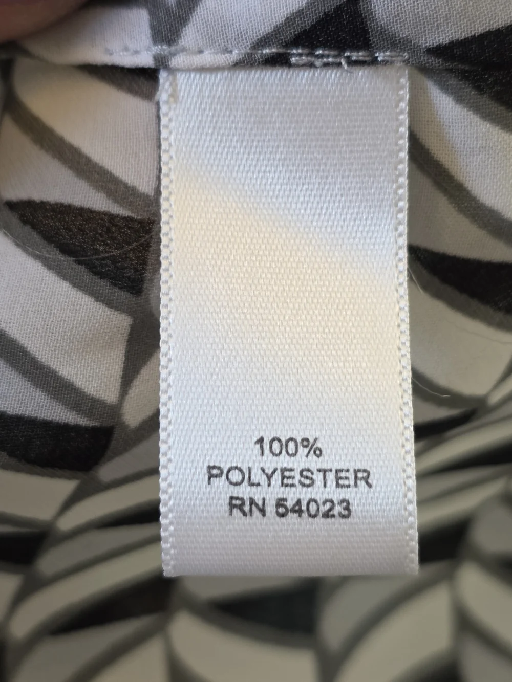 Banana Republic Black & White Geometric Print Chiffon Blouse Size Small